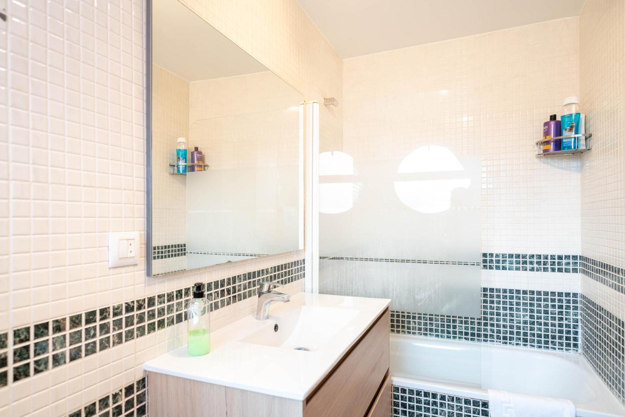 Apartamentos Go- Chalet Calera, Parking Gratuito 阿罗约德拉萨埃恩科米恩达 外观 照片