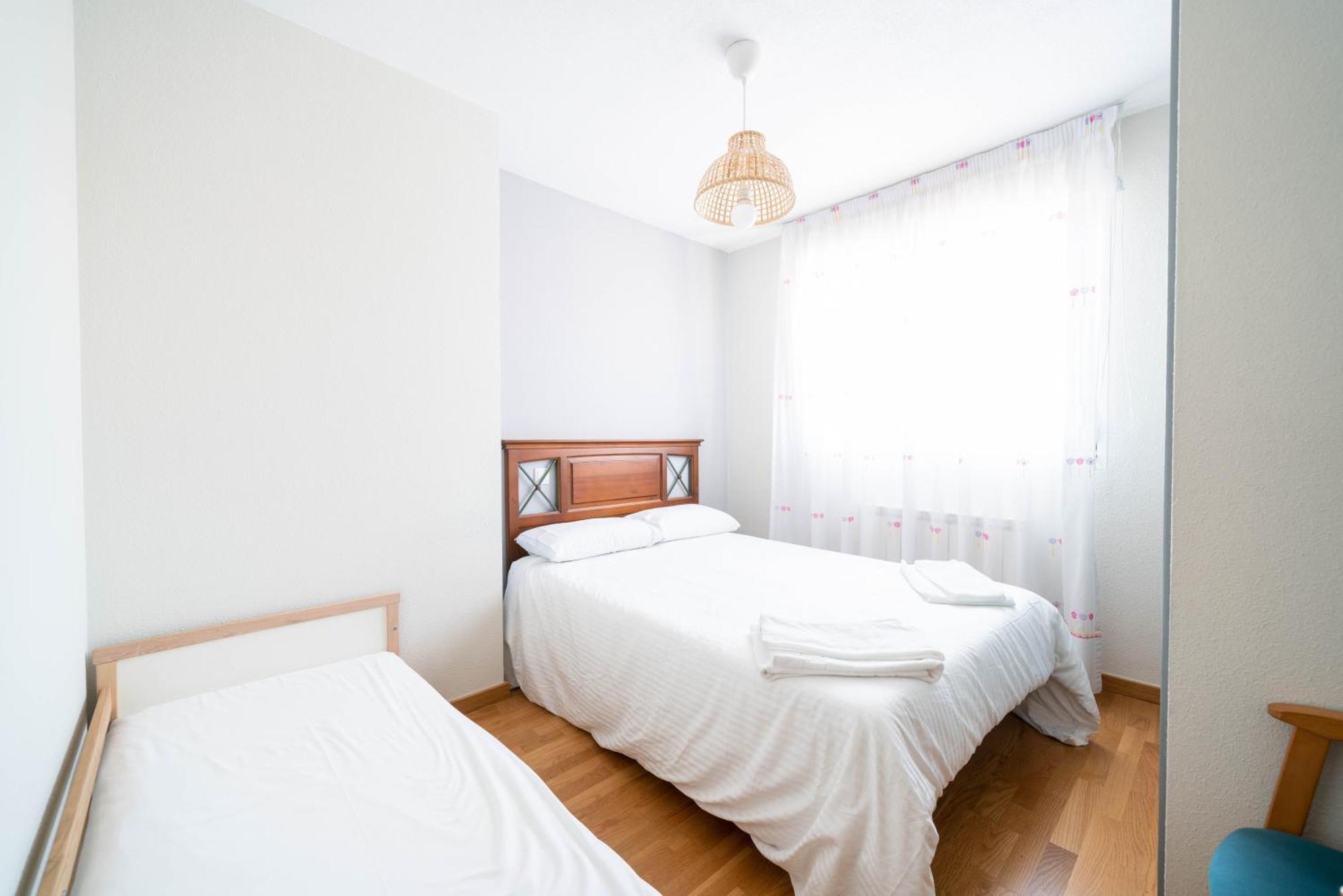 Apartamentos Go- Chalet Calera, Parking Gratuito 阿罗约德拉萨埃恩科米恩达 外观 照片